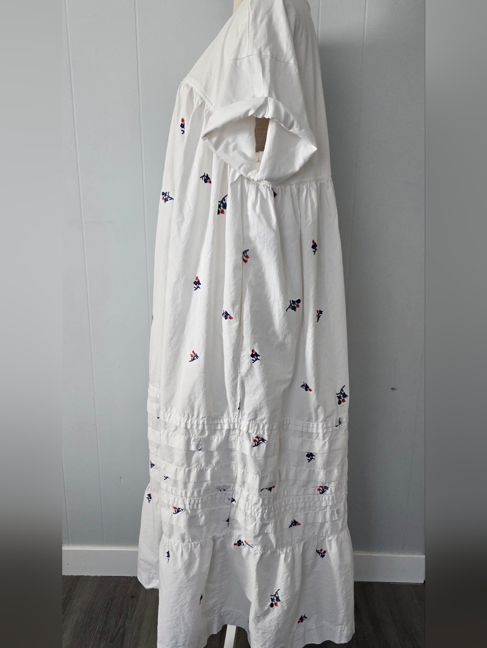 Pilcro White Maxi Dress with Navy and Coral Embroidery - Picture 5 of 8